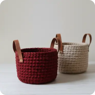 レザーハンドルの手編みバスケット